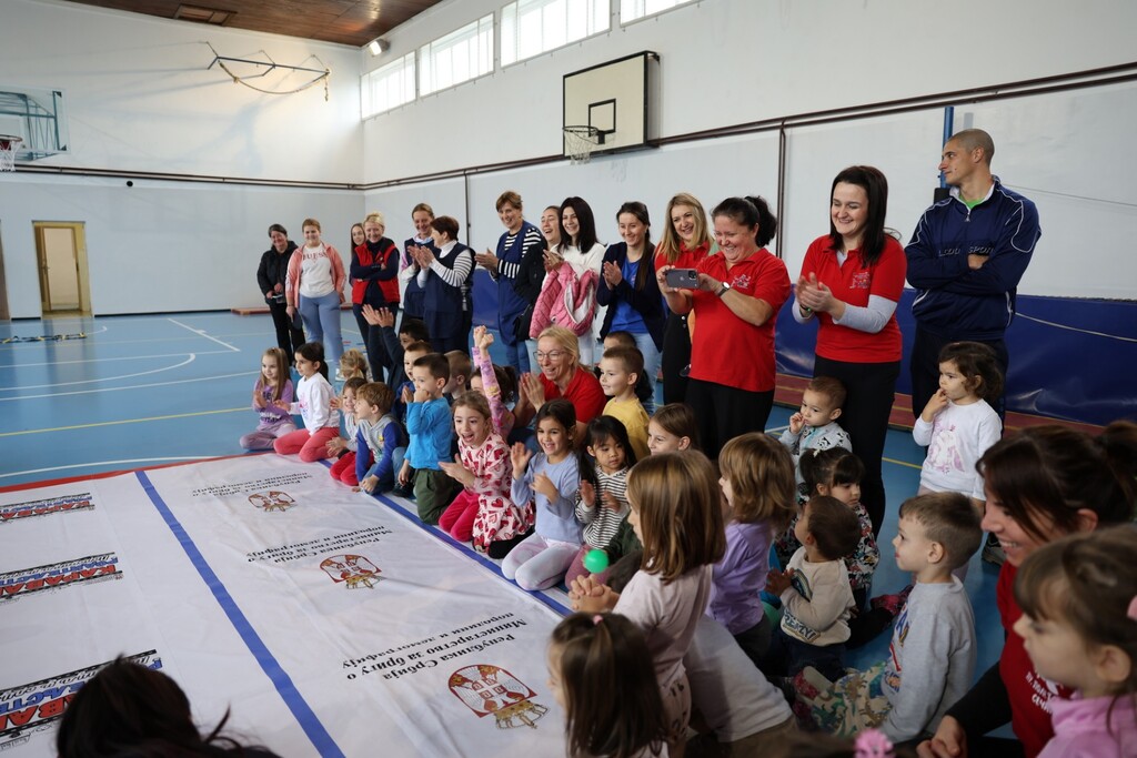 IMG cef8736a18d250175ebb2bb3bfa8ba8c V